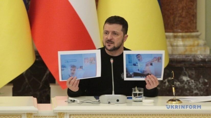 Владимир Зеленский демонстрирует снимки Михаила Саакашвили