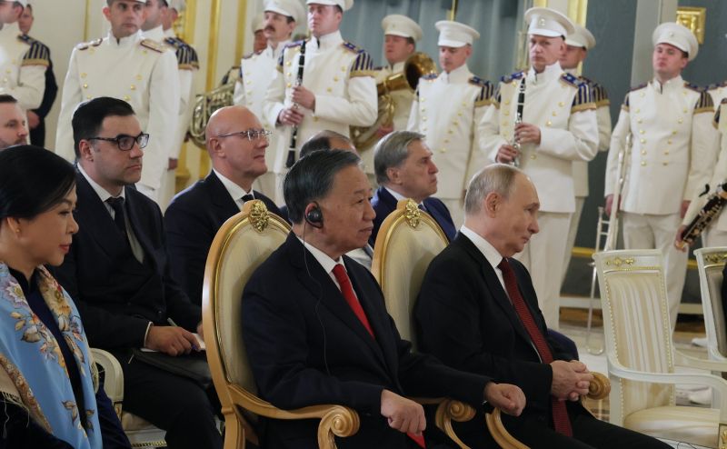 На церемонии вречения премии мира имени Л.Н.Толстого