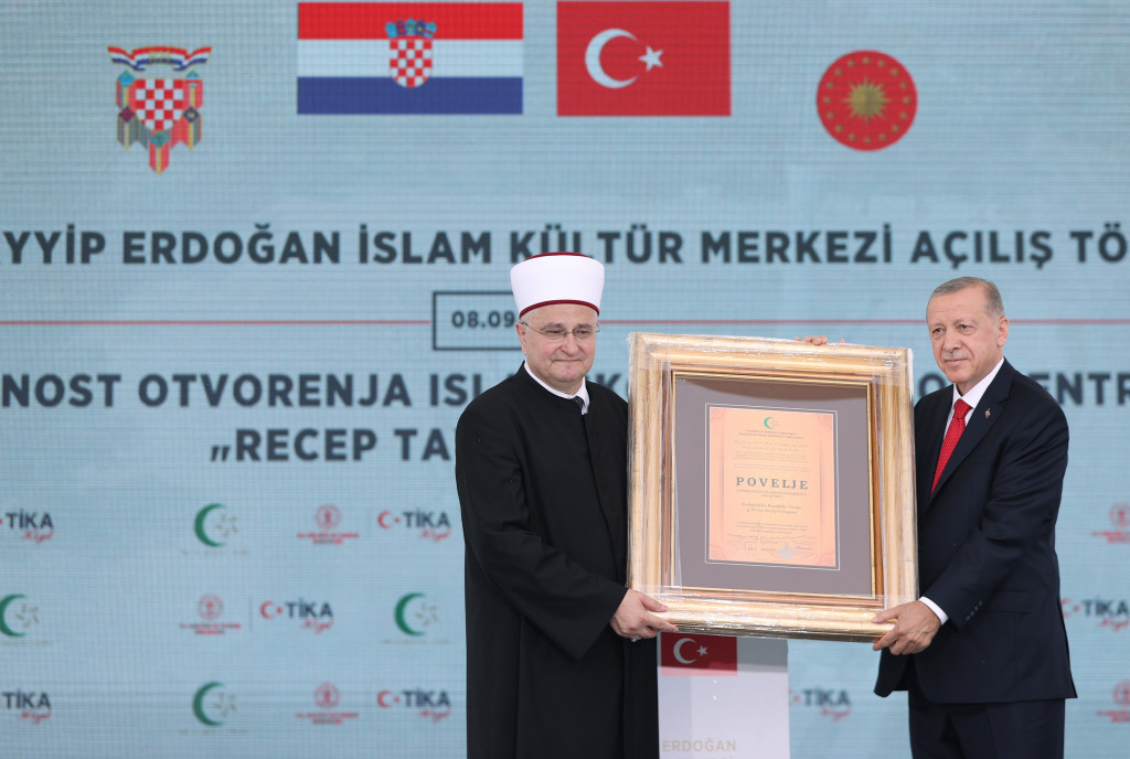 Эрдоган на открытии мечети в Сисаке (Хорватия)