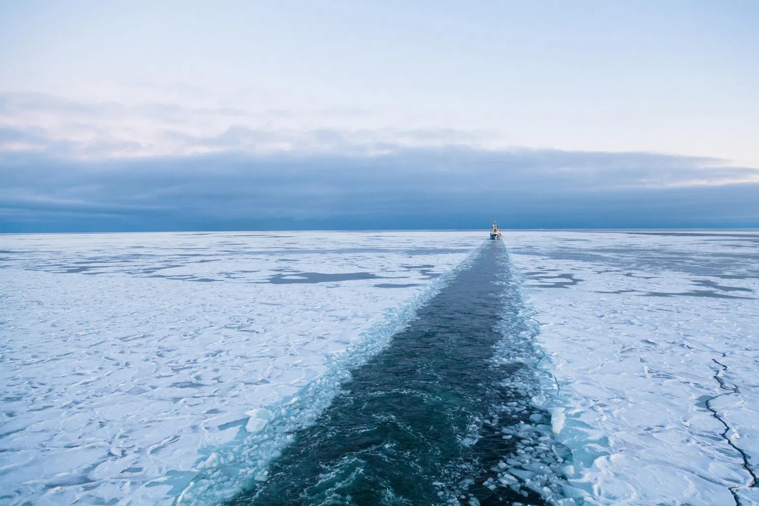 Лед караван. Северный морской путь. Северный морской путь фон. Северный морской путь фото.