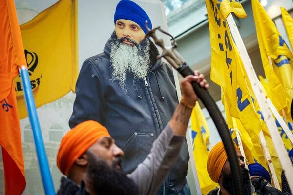 Демонстранты у Генконсульства Индии в Ванкувере после расстрела Хардипа Сингха Ниджара, лидера сикхских сепаратистов