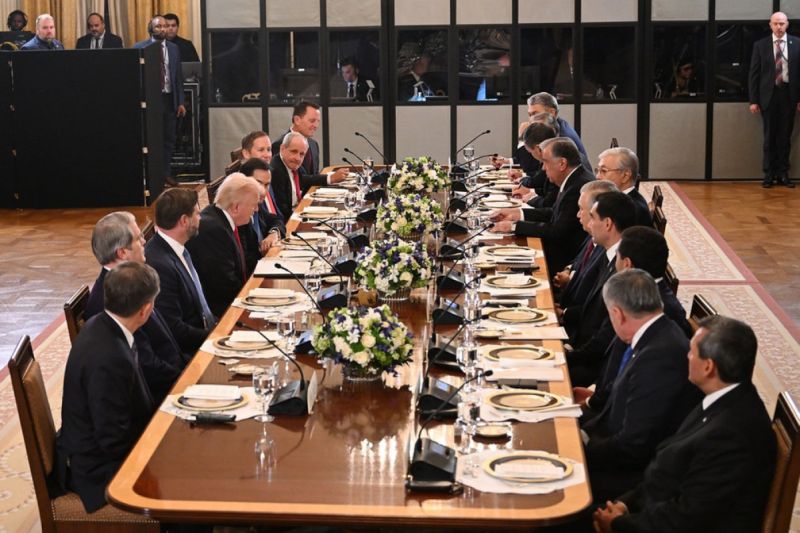 Переговоры Трампа с лидерами стран ЦА продолжались и за обедом