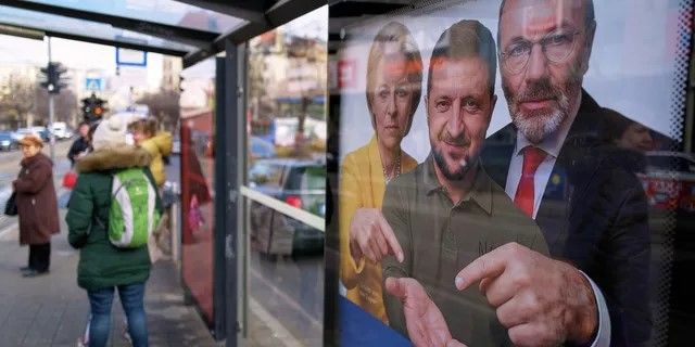 Предвыборный плакат Орбана – «Брюссель отдает наши деньги Зеленскому»