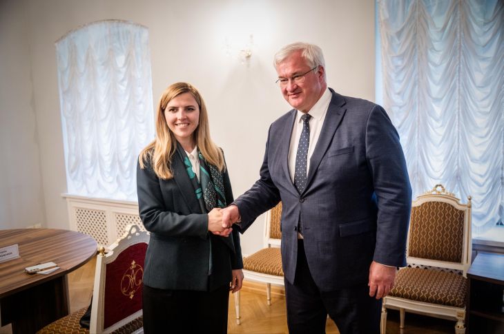 Министры иностранных дел Болгарии В. Петрова и Украины А. Сибига