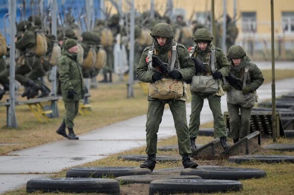 С тренировки белорусской армии в Бресте