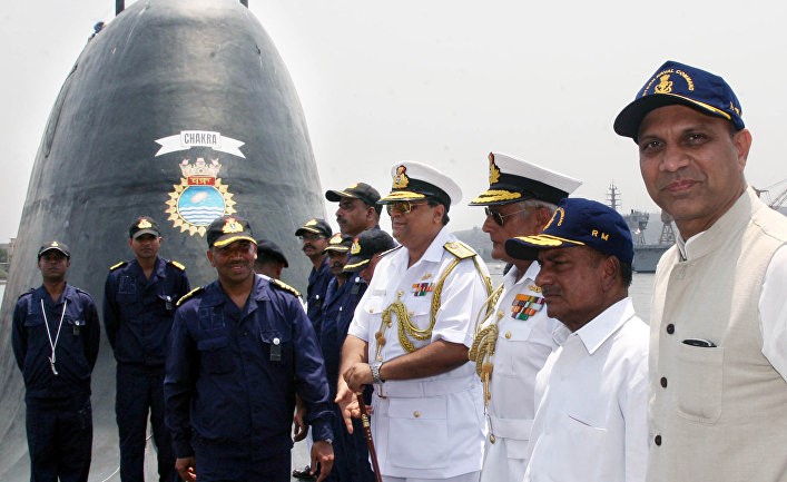 Индийские военные моряки на взятой в лизинг у России АПЛ «Чакра»