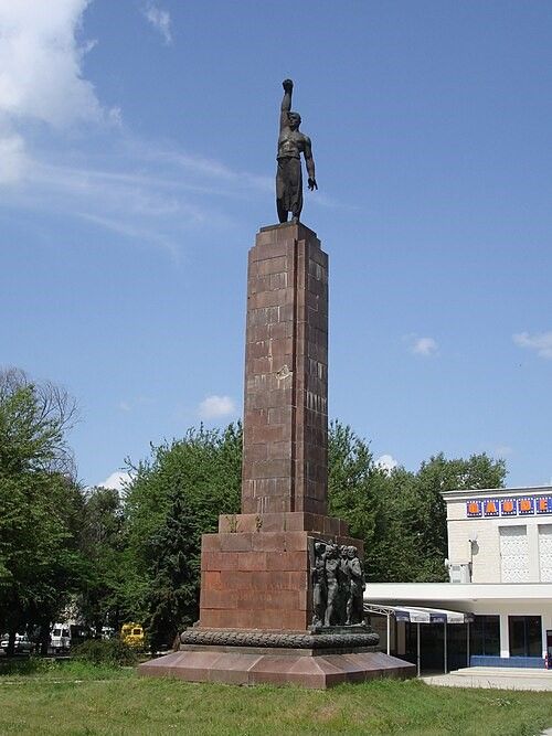 Памятник «За власть Советов». Источник: «Википедия»