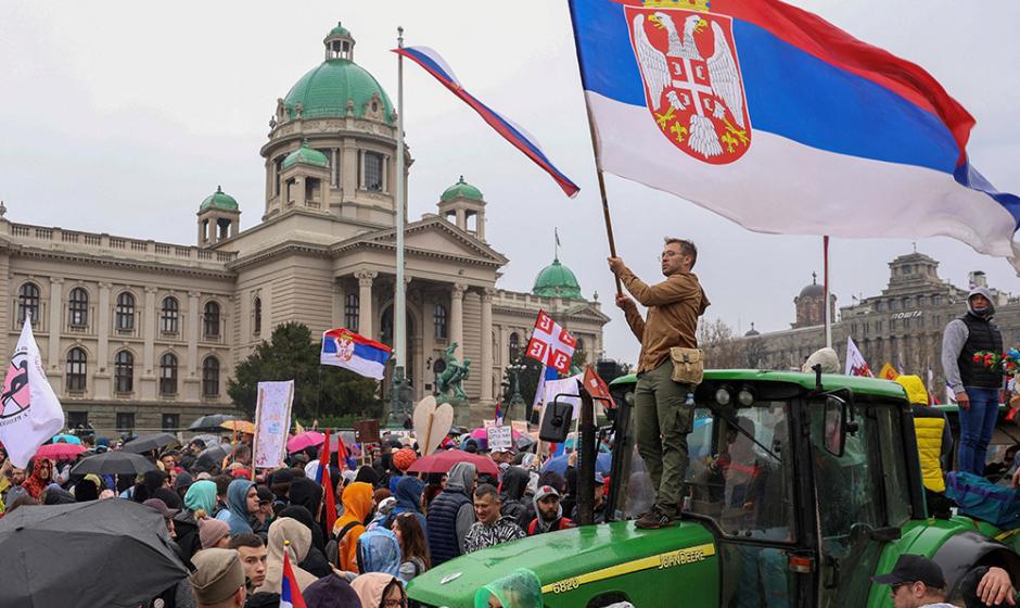 Протесты в Белграде приняли в последние месяцы перманентный характер