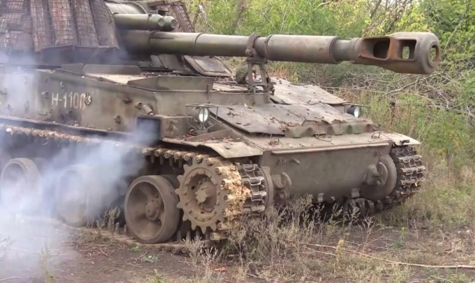 152-мм самоходная гаубица 2С3 «Акация», оснащённая системой динамической защиты «Буратино» из состава группировки войск «Восток» в Днепропетровской области, источник Телеграм-канал Военный Осведомитель