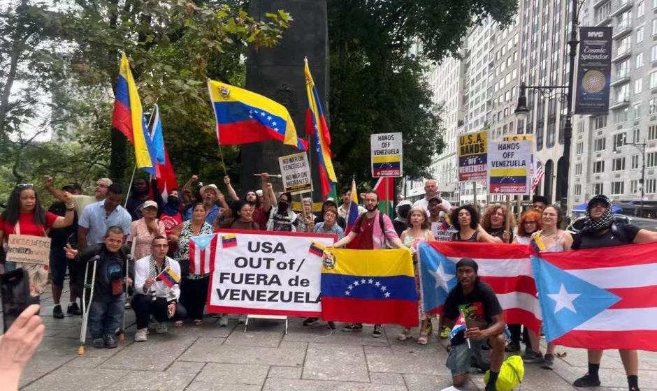 США продолжают демонстрацию силы, а Венесуэла готовится отражать возможную агрессию