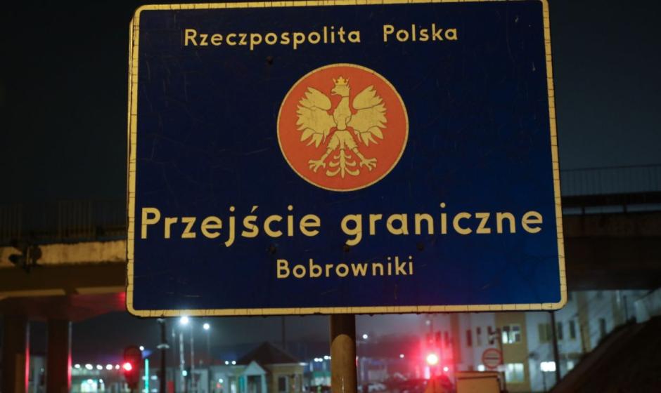 В ночь на 17 ноября Польша открыла два пропускных пункта на границе с Белоруссией: Кузница Белостоцкая (с белоруской стороны Брузги) и Бобровники (с белорусской стороны Берестовица). Оба погранперехода были закрыты по инициативе польской стороны в 2021 (Кузница) и 2023 гг. (Бобровники).