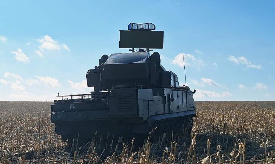 Заглавное фото: батарея зенитных комплексов «Тор-М2» уничтожила за время СВО более 500 целей. Её расчёты защищают небо на донецком направлении, а раньше они работали на луганском и запорожском. Основная цель на сегодняшний день – украинские беспилотники самолётного типа, которые пытаются наносить удары по объектам в глубине российских регионов, источник Телеграм-канал Военкор Астрахань