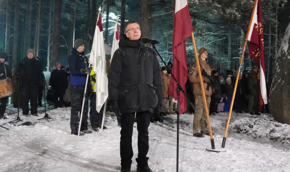 Президент Латвии Эдгарс Ринкевич в годовщину Рождественских боев, а именно Митавской наступательной операции Русской императорской армии декабря 1916 года по старому стилю (января 1917 года по новому стилю), посетил находящийся в районе пулемётной горки и Терельских болот под Елгавой мемориал в память латышских стрелков, павших в боях с немцами.