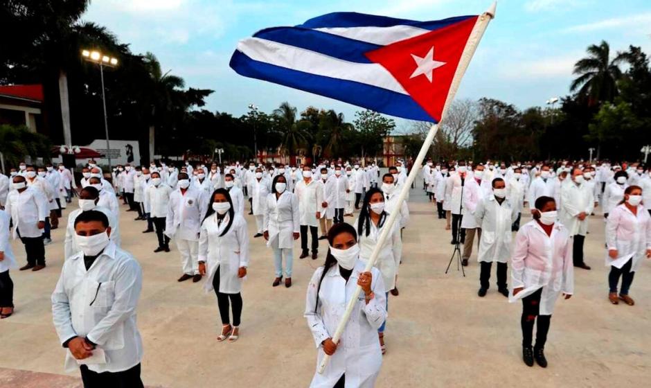 Поддаваясь давлению Белого дома, соседние страны отказываются от выгодных им миссий кубинских медиков