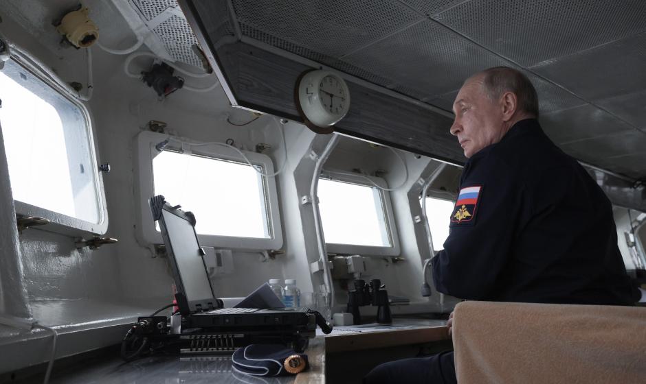 Находясь на борту ракетного крейсера «Варяг», Президент России Владимир Путин сформулировал, пожалуй, наиболее серьёзную на данный момент реакцию Москвы на западную охоту за так называемым российским теневым флотом.