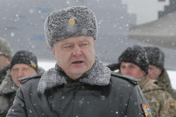 Порошенко получил полномочия военного диктатора. Киев отменил АТО и объявил «деоккупацию» Донбасса