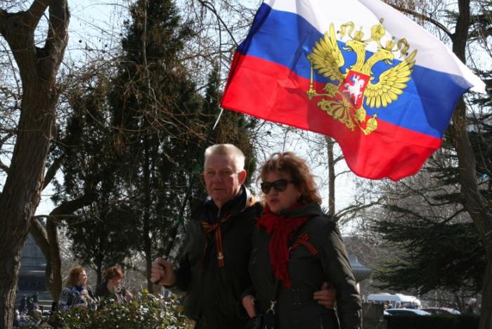 Севастопольцы после референдума о воссоединении с Россией, 2014 год.