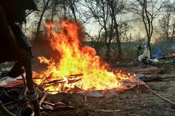 Украинский нацизм. Поселение цыган на Лысой горе сожгли украинские нацисты из С14. Они заявили, что это «мусор», который «безопасно сожгли на субботнике».