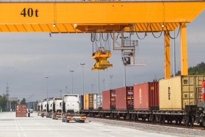 Польша может потерять шанс стать территорией транзита для китайских товаров, транспортируемых в Европу по маршрутам Нового шёлкового пути.