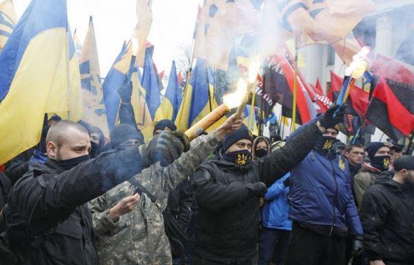Международная правозащитная организация Freedom House представила аналитический обзор «Ультраправый экстремизм как угроза демократии на Украине». В свою очередь, киевский режим продолжает содержать национал-радикалов.