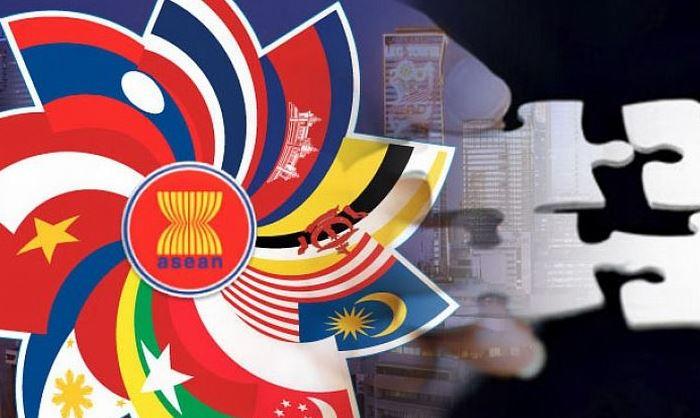 Юго-Восточная Азия из игрушки для удовлетворения интересов западной экономики становится источником будущего процветания для тех, кто успеет укрепить свои позиции в регионе.