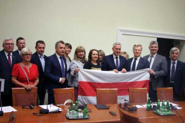Белорусские оппозиционеры на переговорах в Польше