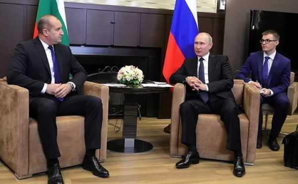 Владимир Путин и Румен Радев на встрече в Москве.