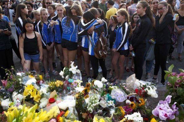 Жертвами вчерашней стрельбы в канадском Торонто стали два человека – 18-летний выпускник местной школы и 10-летняя девочка. 14 человек возрасте от 17 до 59 лет не получили ранения. Погибшие были расстреляны прямо на улице 29-летним Фейсалом Хусейном.
