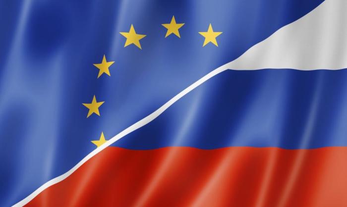 Флаги России и Европейского Союза
