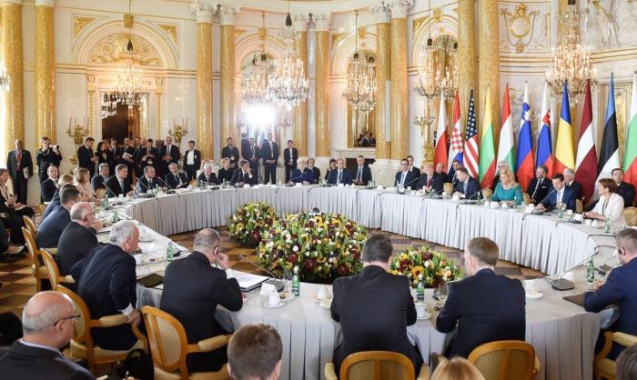 В 17-18 сентября в Бухаресте собрался саммит глав государств Треоморья
