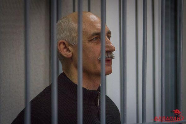 После оглашения приговора Владимир Грозов перекрестился в клетке и сказал: – Слава Богу!