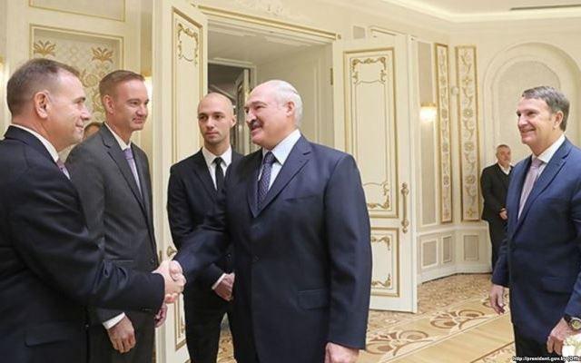 Лукашенко встречается с американскими эмиссарами