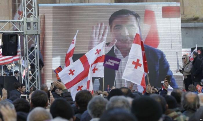 Саакашвили не теряет надежд обернуть итоги президентских выборов в Грузии в свою пользу