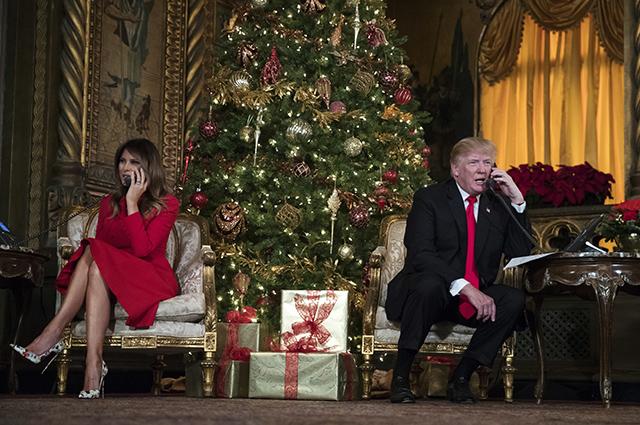 Что везёт Санта Клаус Дональду Трампу?