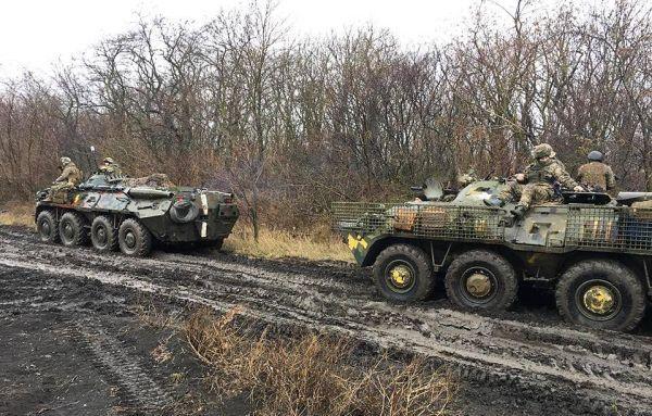 Минские переговоры проходят на фоне переброски украинских войск на Донбасс