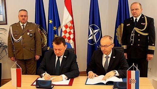 14 января министр обороны Польши Мариуш Блащак и его хорватский коллега Дамир Крстичевич подписали в Загребе соглашение о военном сотрудничестве, участие обеих стран в военных инициативах НАТО и ЕС.