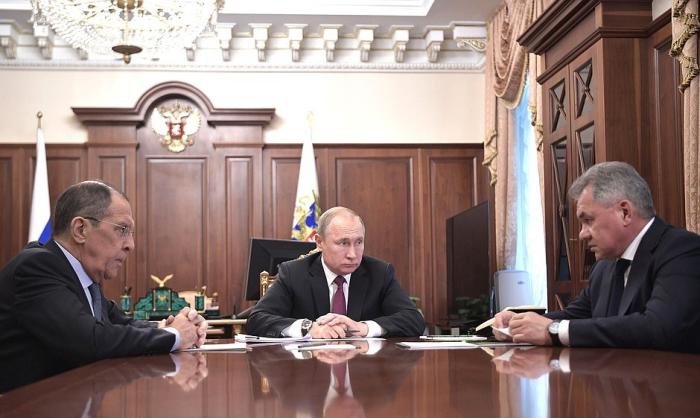 Встреча президента России Владимира Путина с министрами иностранных дел и обороны Сергеем Лавровым и Сергеем Шойгу