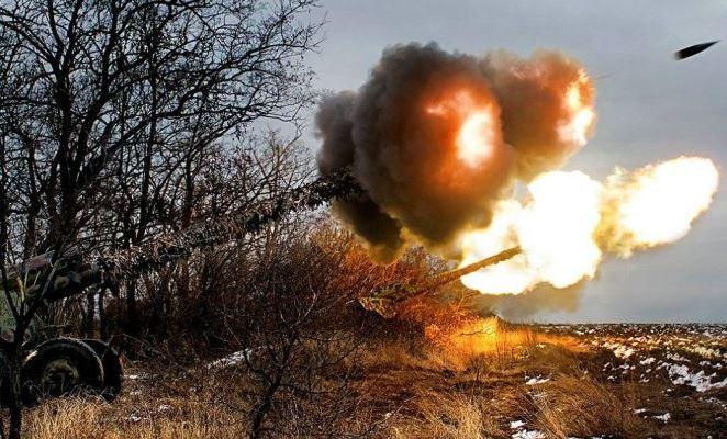Украинская армия стреляет по Донбассу
