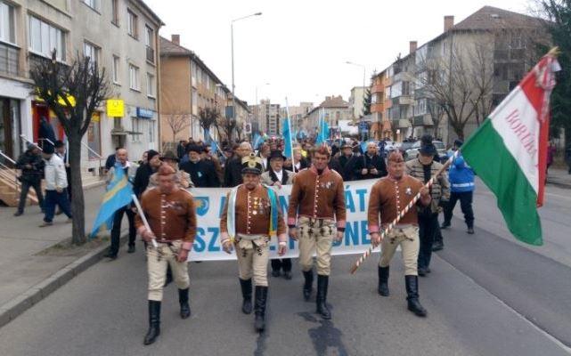 «Долой Трианон!» – румынские венгры требуют автономии