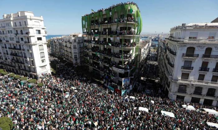 Массовые демонстрации в Алжире