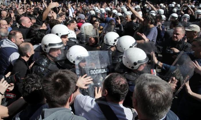 Массовые беспорядки в Белграде
