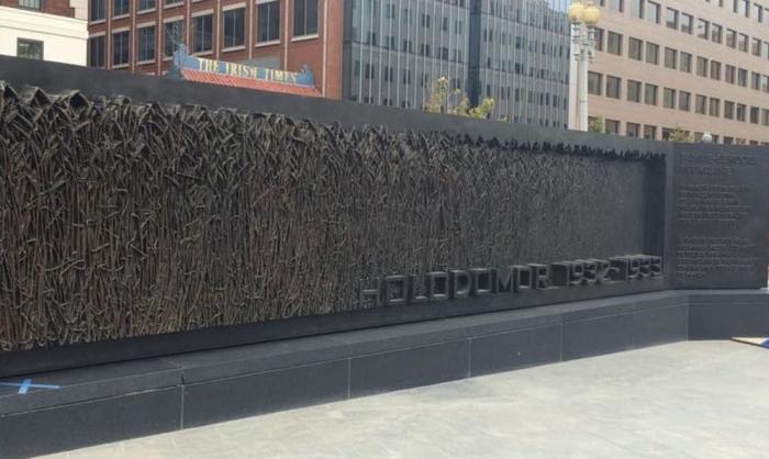 Украинская «стена плача» (Мемориал жертвам голодомора) в Вашингтоне
