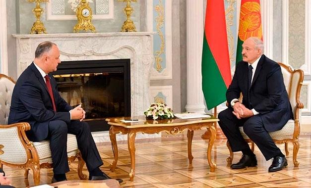 Президенты Белоруссии и Молдовы Александр Лукашенко и Игорь Додон
