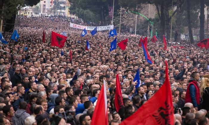 Массовые протесты в Албании