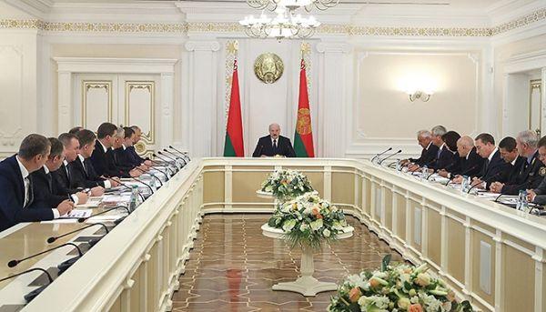 Лукашенко на совещании с Советом министров Беларуси