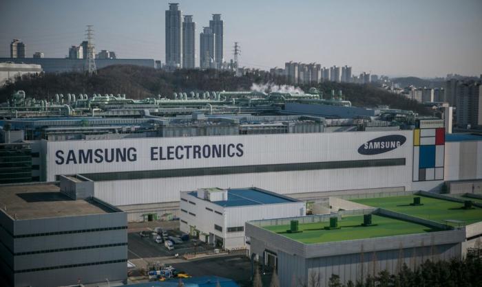 Южная Корея, компания Samsung Electronics переживает непростые времена.