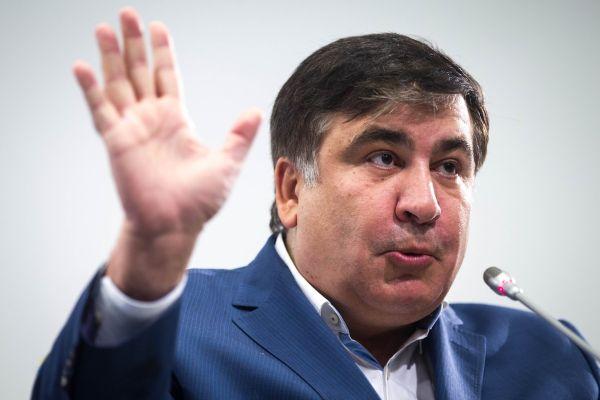 Саакашвили пугает грузин российскими танками
