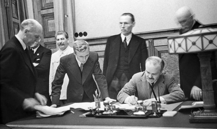 Подписание советско-германского договора 23 августа 1939 года