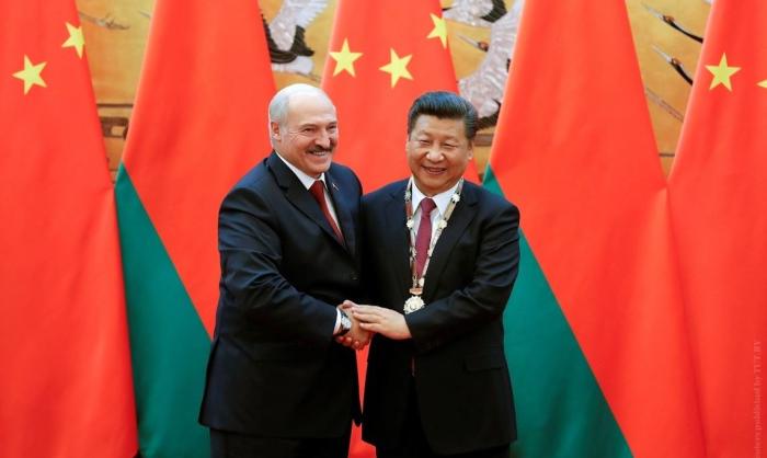 Главы Белоруссии и Китая Александр Лукашенко и Си Цзиньпин