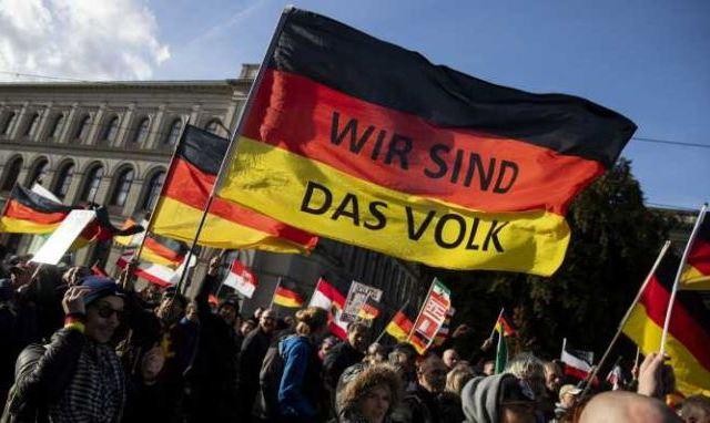 Поправение Германии заметно невооружённым глазом, митинг националистов в Германии